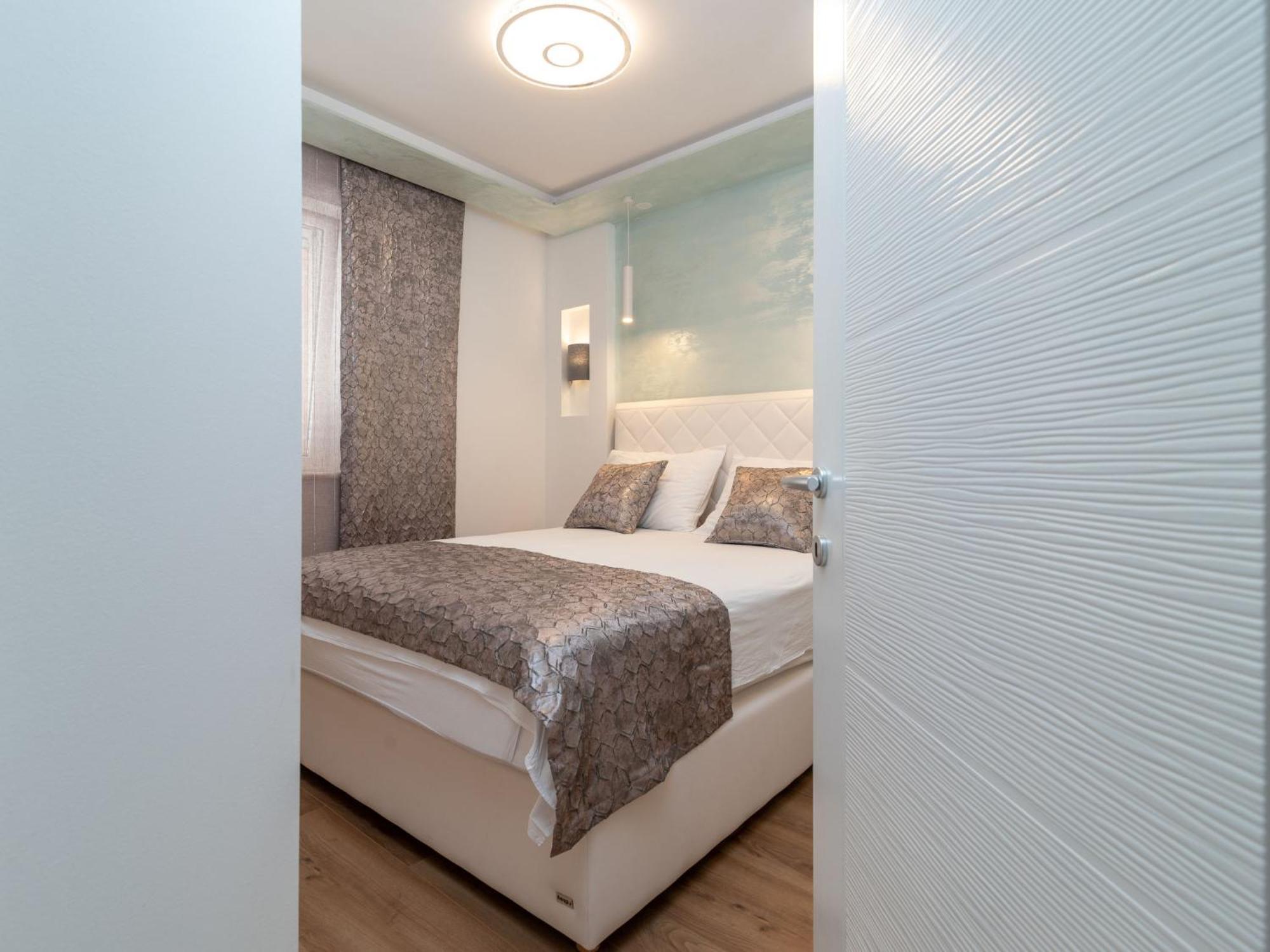 Apartment Mornar-3 By Interhome Трогир Екстериор снимка